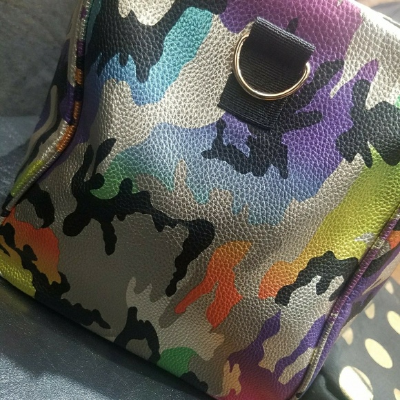 Unique Duffle Bag - Picture 4 of 4